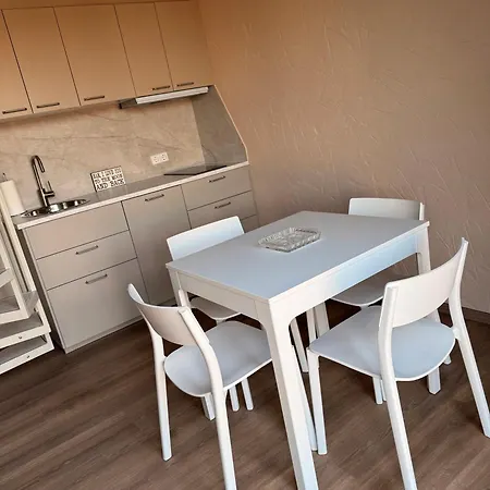 Juros Butas - Du Miegamieji Ir Svetaine Su Sofa Lova Apartment