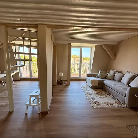 Juros Butas - Du Miegamieji Ir Svetaine Su Sofa Lova شقة