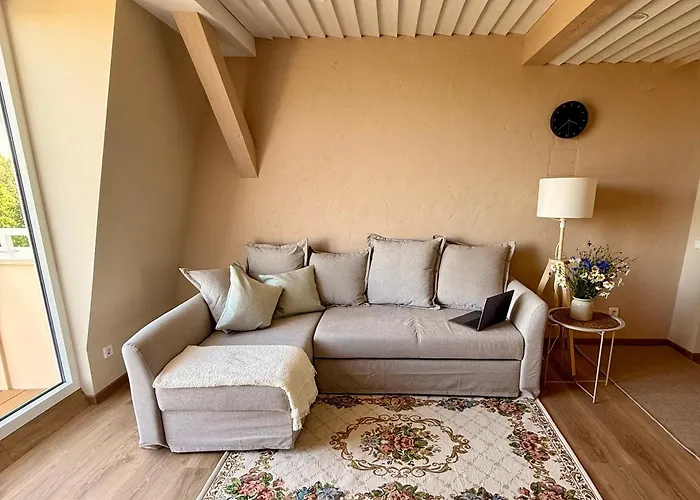 Juros Butas - Du Miegamieji Ir Svetaine Su Sofa Lova * بالانغا